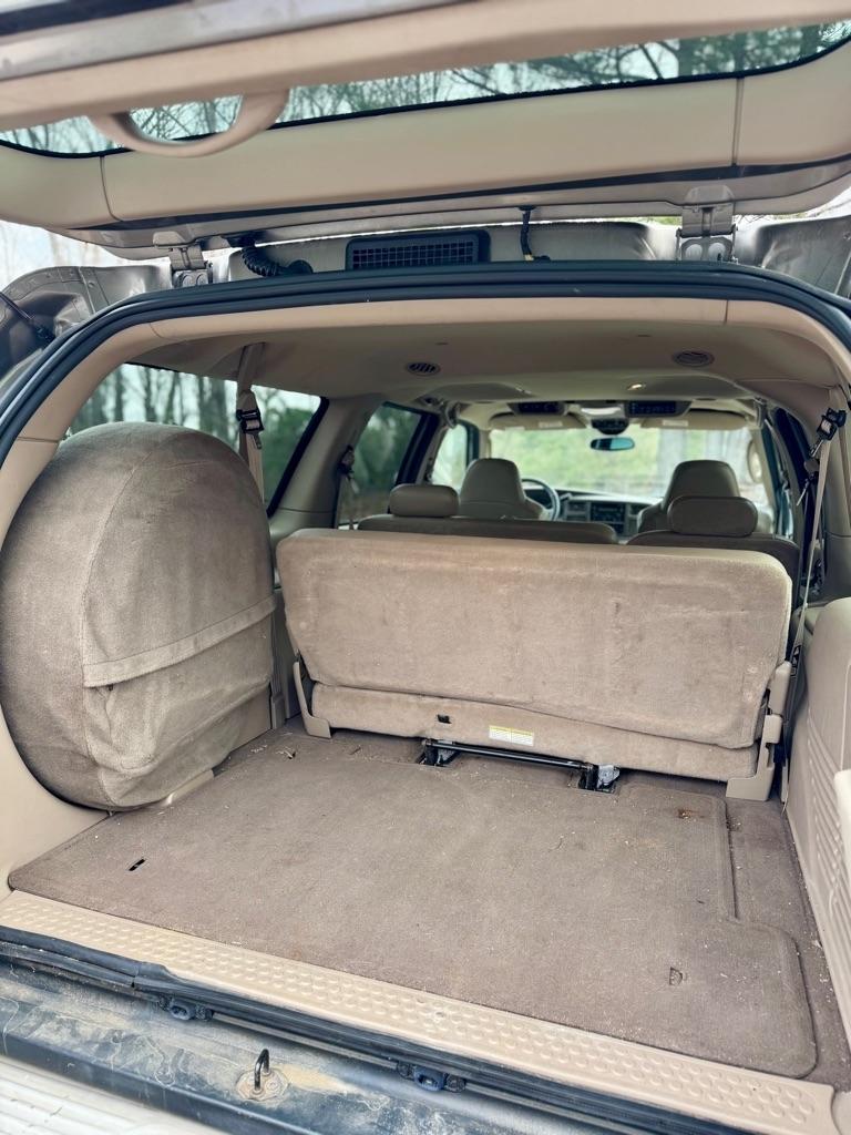 Ford Excursion  2004