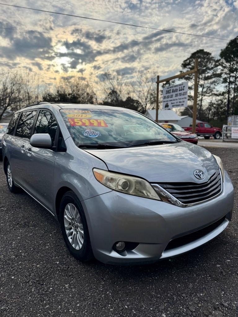 Toyota Sienna  2012