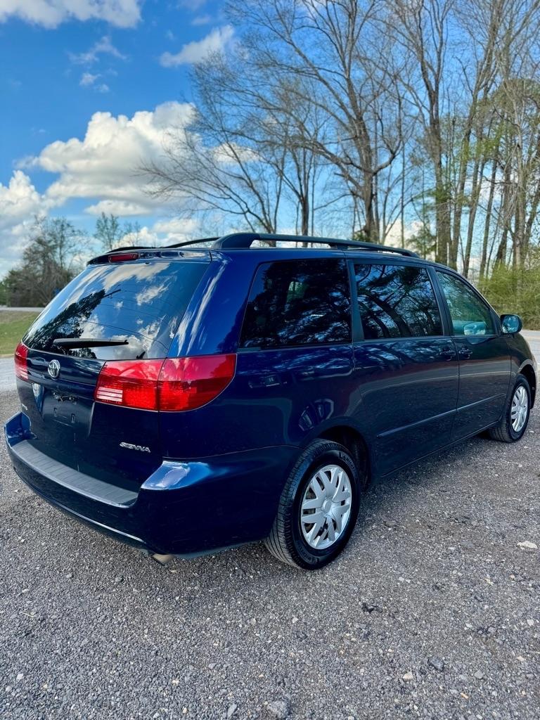 Toyota Sienna  2004