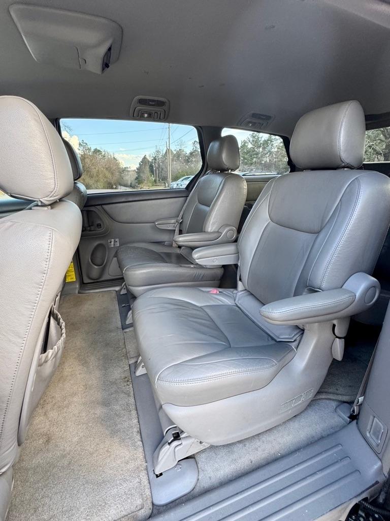 Toyota Sienna  2004