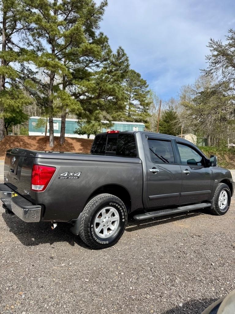 Nissan Titan  2004