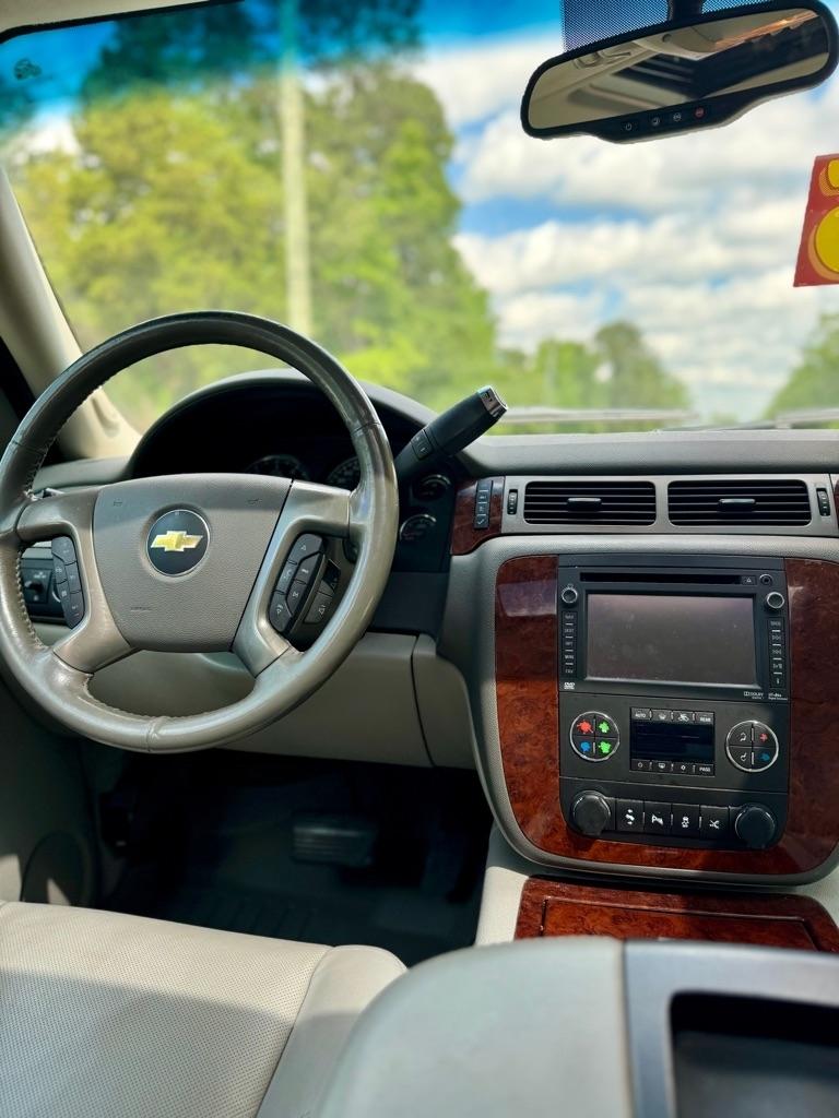 Chevrolet Tahoe  2014