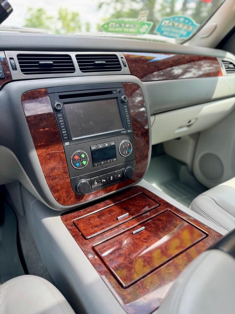 Chevrolet Tahoe  2014