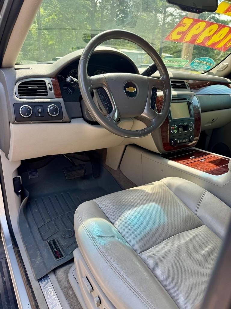 Chevrolet Tahoe  2014