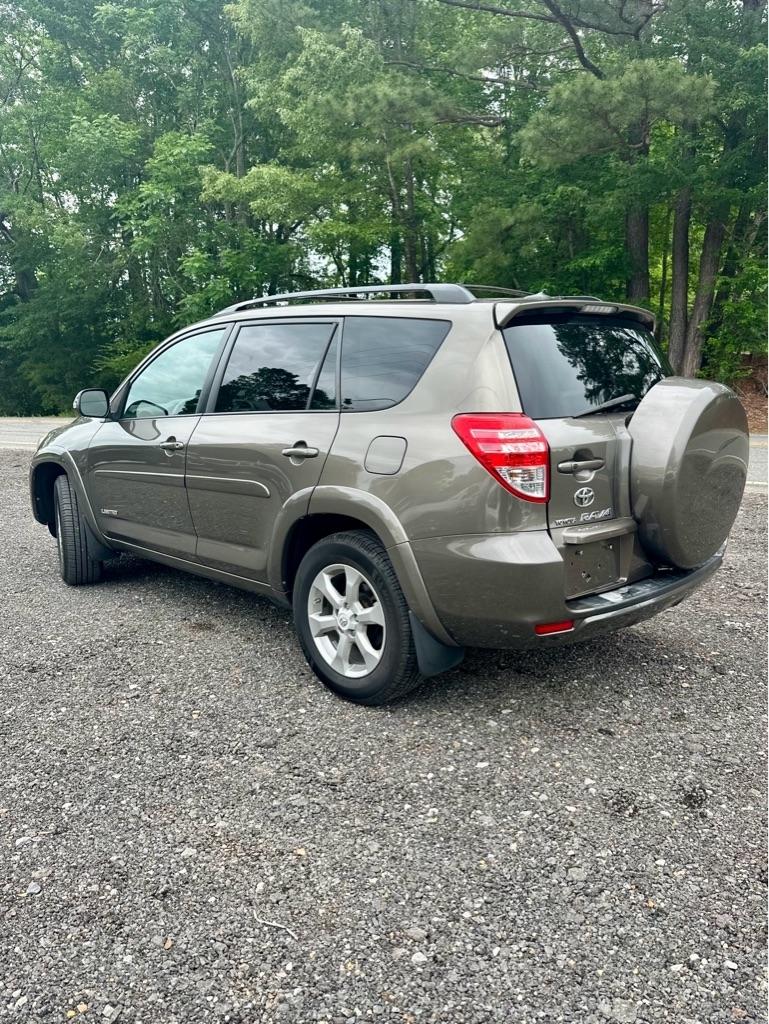 Toyota RAV4  2010