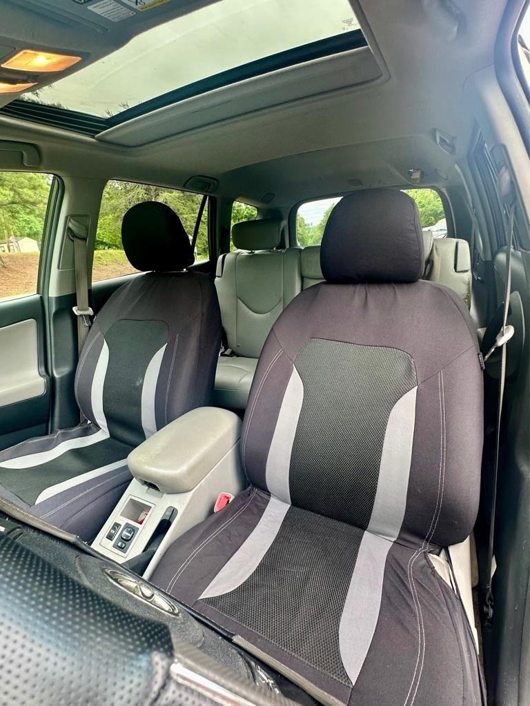 Toyota RAV4  2010