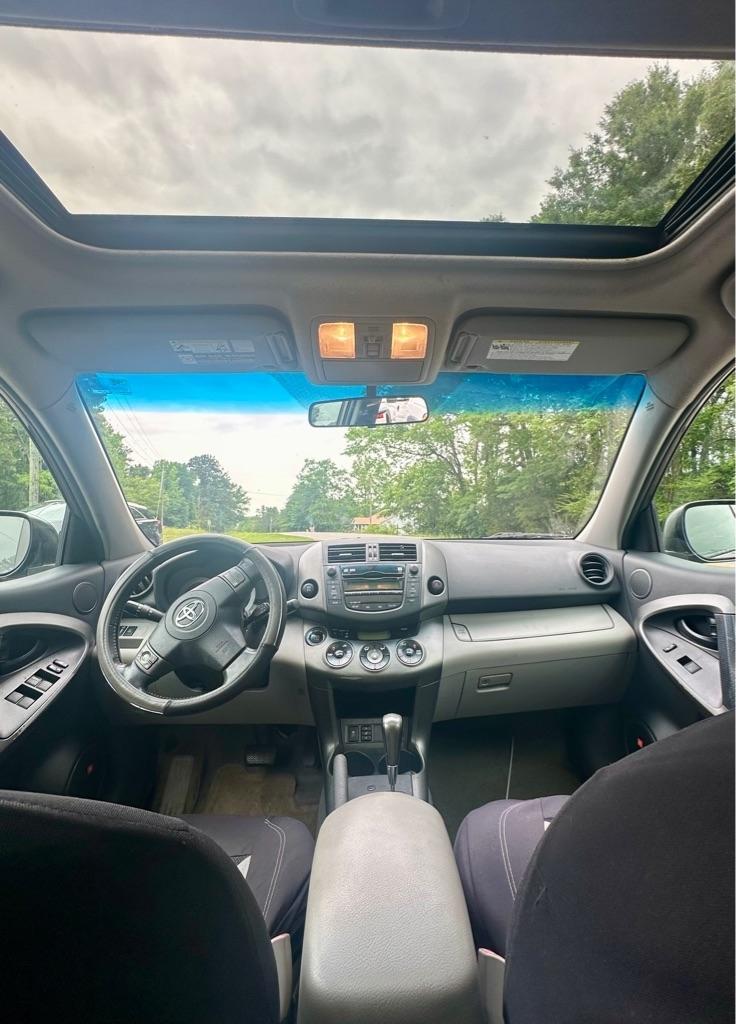Toyota RAV4  2010