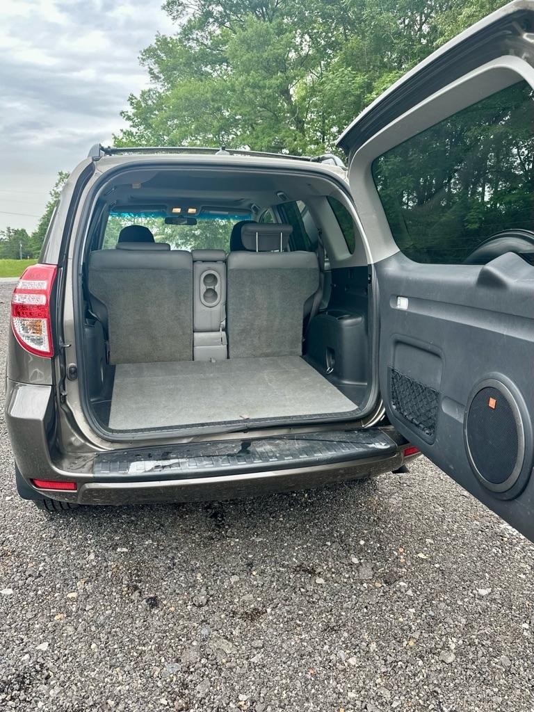 Toyota RAV4  2010