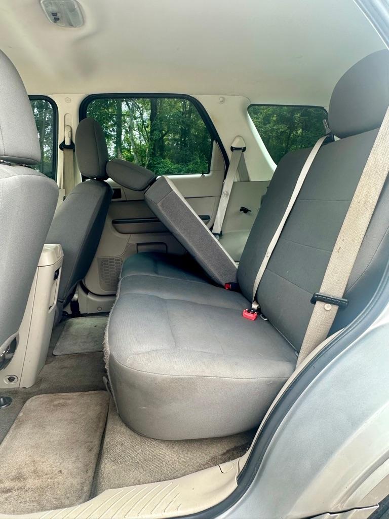 Ford Escape FWD 4dr XLS 2012