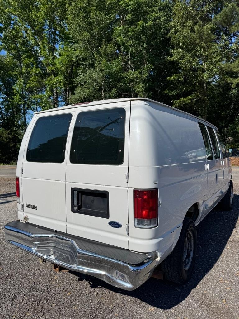 Ford Econoline Cargo Van E-250 2002
