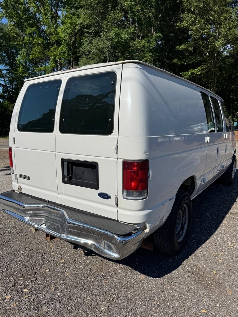 Ford Econoline Cargo Van E-250 2002