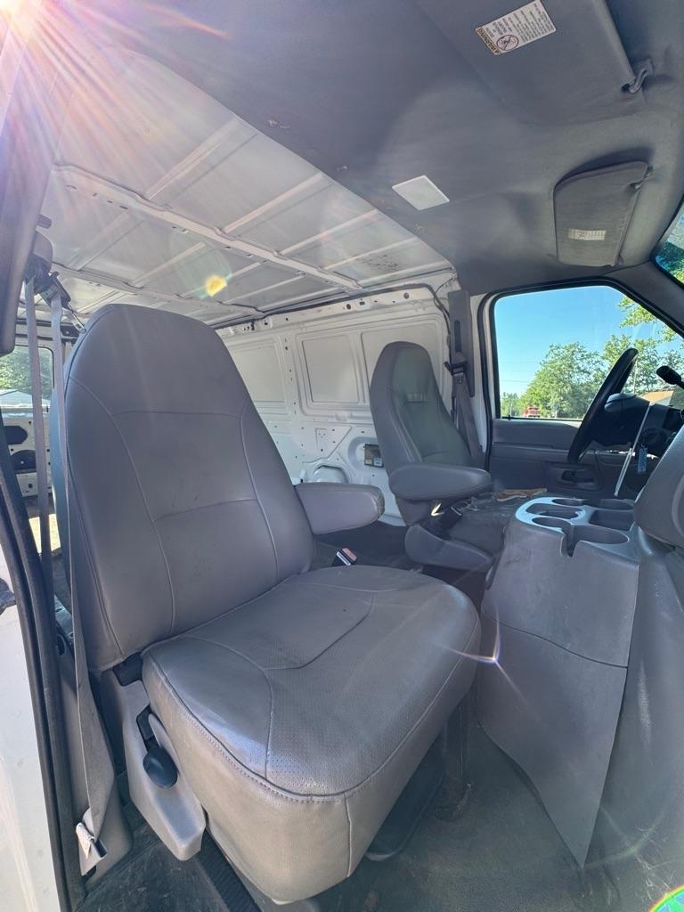 Ford Econoline Cargo Van E-250 2002