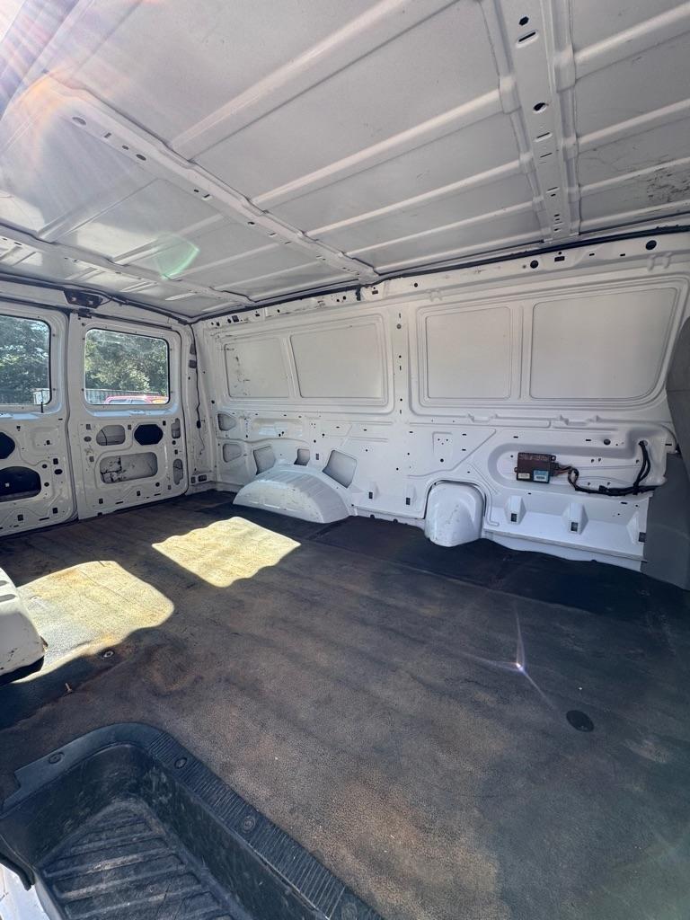 Ford Econoline Cargo Van E-250 2002