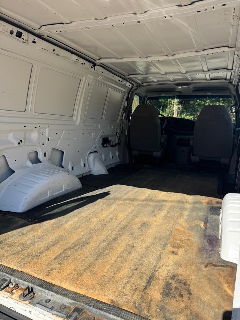 Ford Econoline Cargo Van E-250 2002