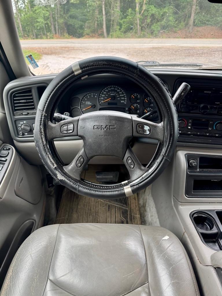 GMC Yukon 4dr 1500 SLT 2005