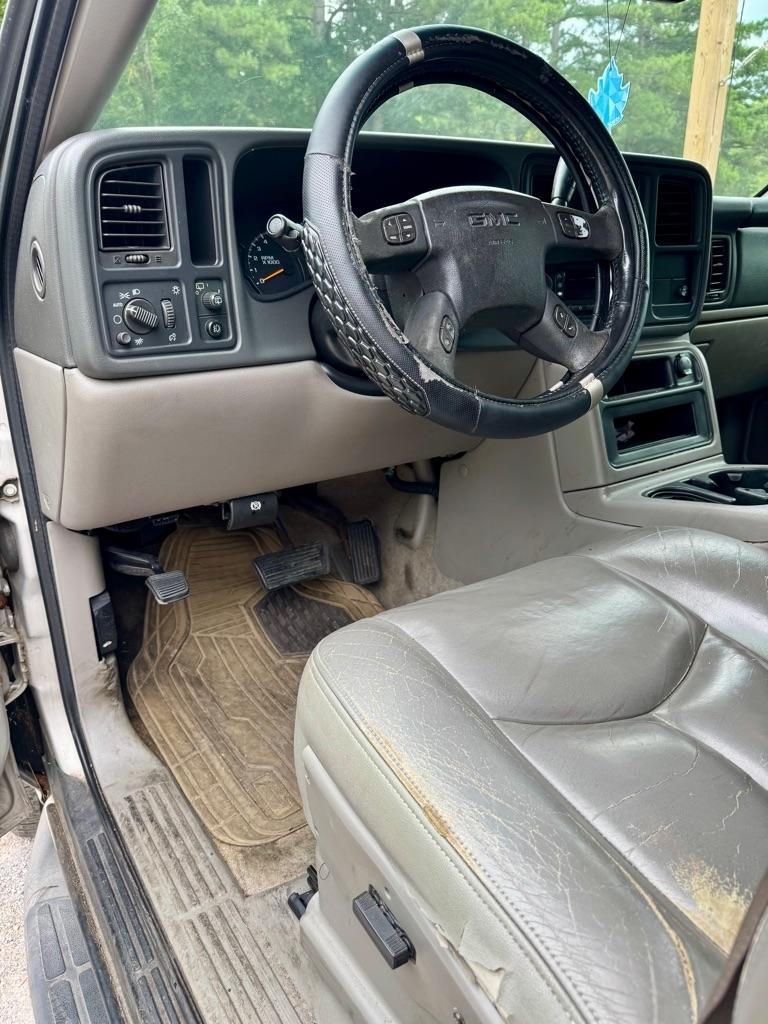 GMC Yukon 4dr 1500 SLT 2005