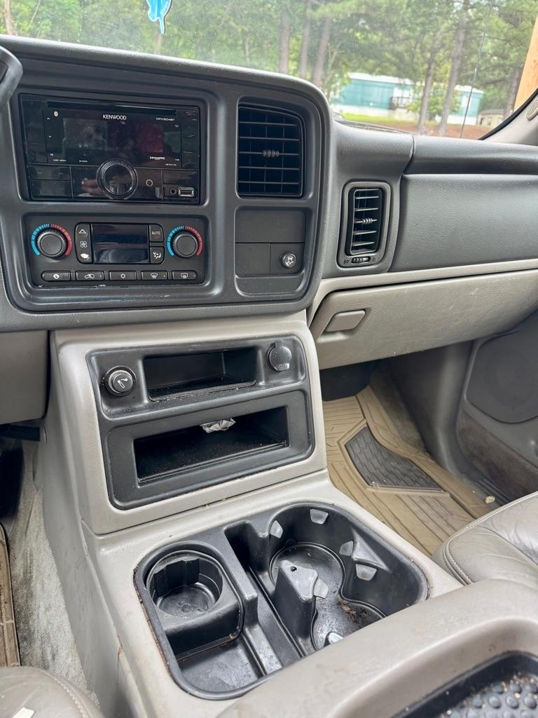 GMC Yukon 4dr 1500 SLT 2005