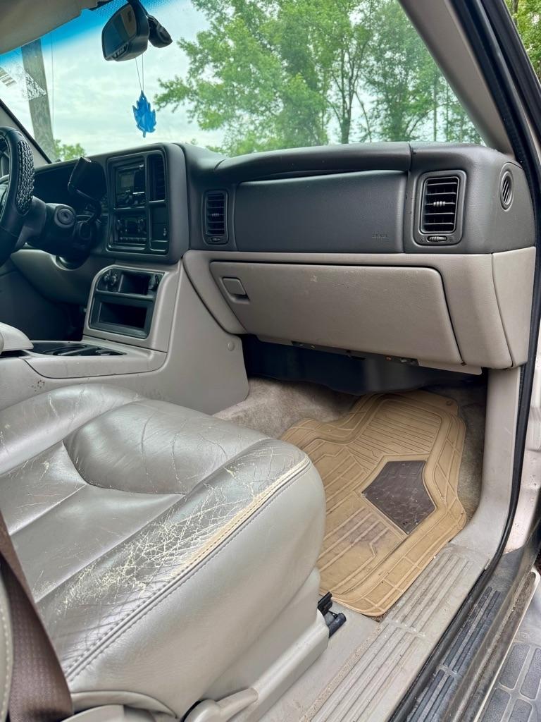 GMC Yukon 4dr 1500 SLT 2005