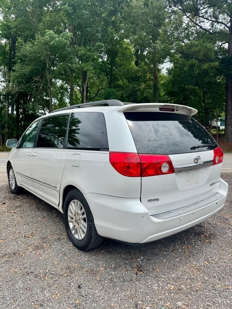 Toyota Sienna 5dr 7-Pass Van XLE Ltd FWD (Natl) 2007