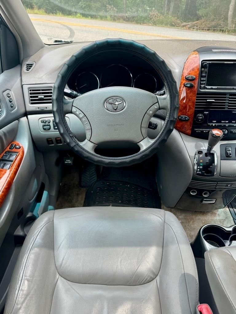Toyota Sienna 5dr 7-Pass Van XLE Ltd FWD (Natl) 2007