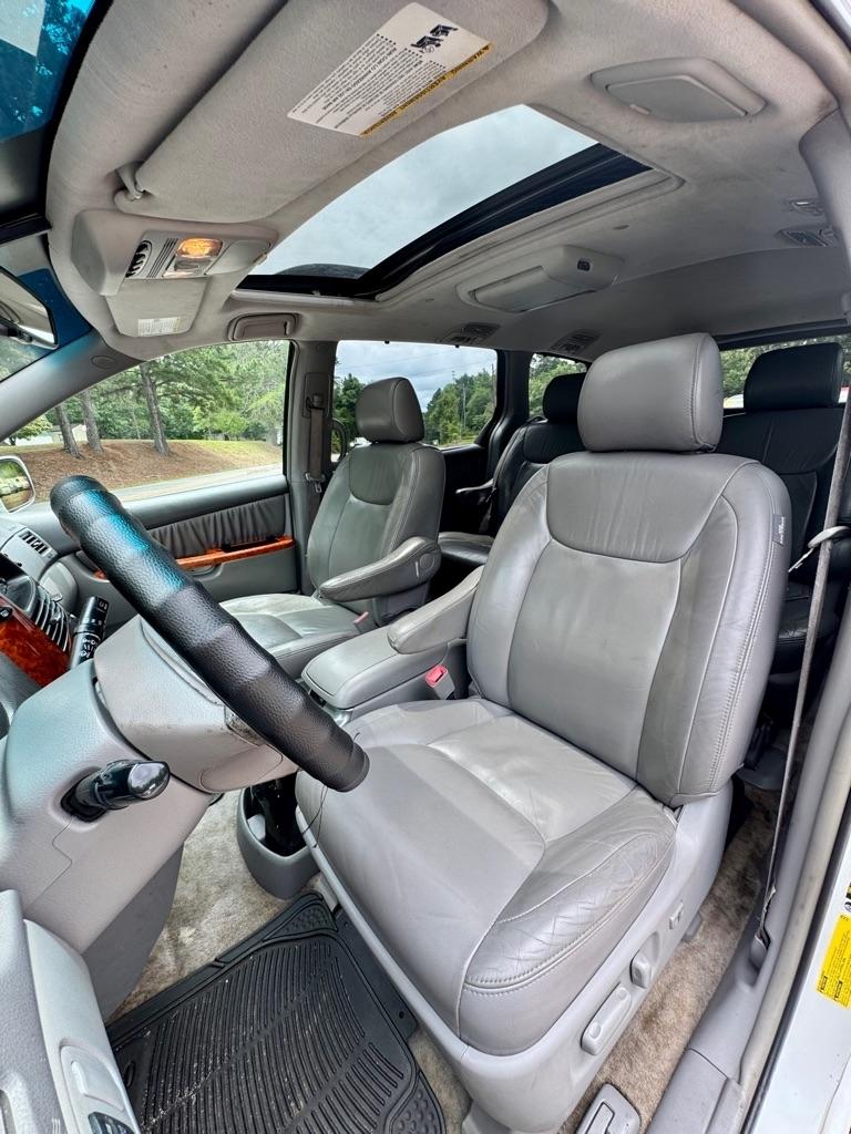Toyota Sienna 5dr 7-Pass Van XLE Ltd FWD (Natl) 2007