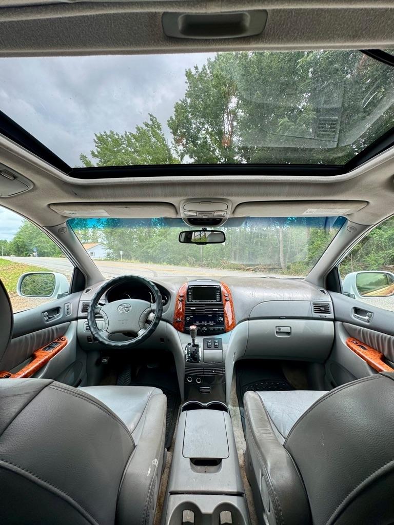 Toyota Sienna 5dr 7-Pass Van XLE Ltd FWD (Natl) 2007
