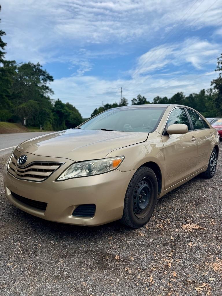 Toyota Camry 4dr Sdn I4 Man LE (Natl) 2011