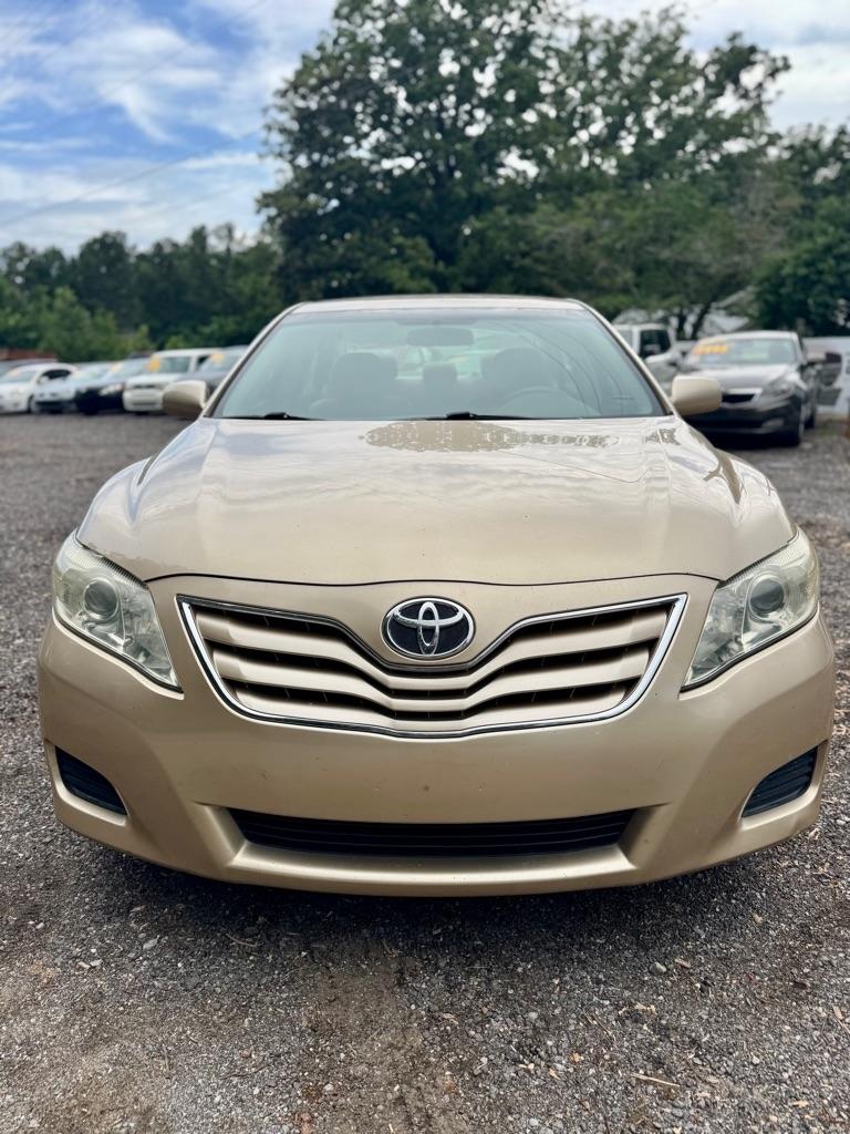 Toyota Camry 4dr Sdn I4 Man LE (Natl) 2011