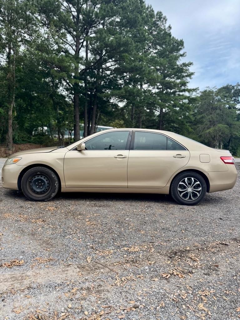 Toyota Camry 4dr Sdn I4 Man LE (Natl) 2011