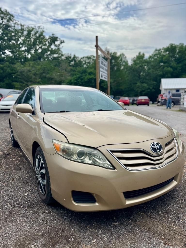Toyota Camry 4dr Sdn I4 Man LE (Natl) 2011
