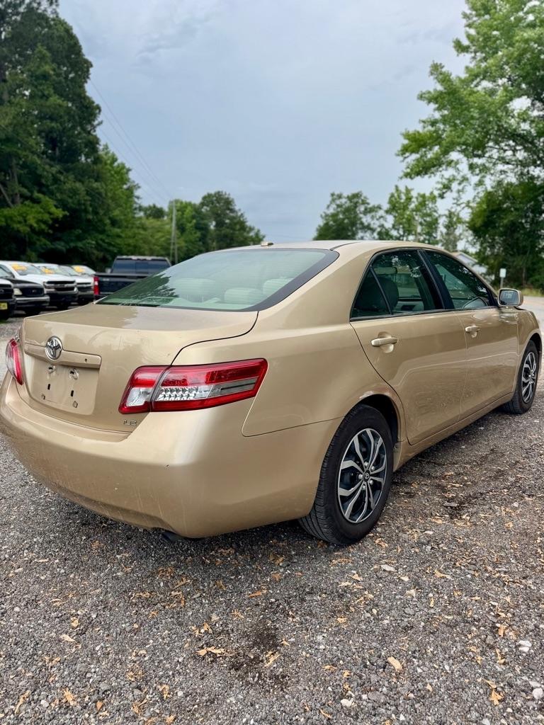 Toyota Camry 4dr Sdn I4 Man LE (Natl) 2011