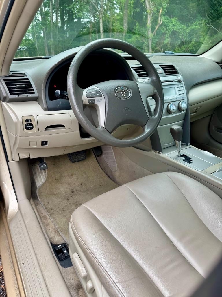 Toyota Camry 4dr Sdn I4 Man LE (Natl) 2011