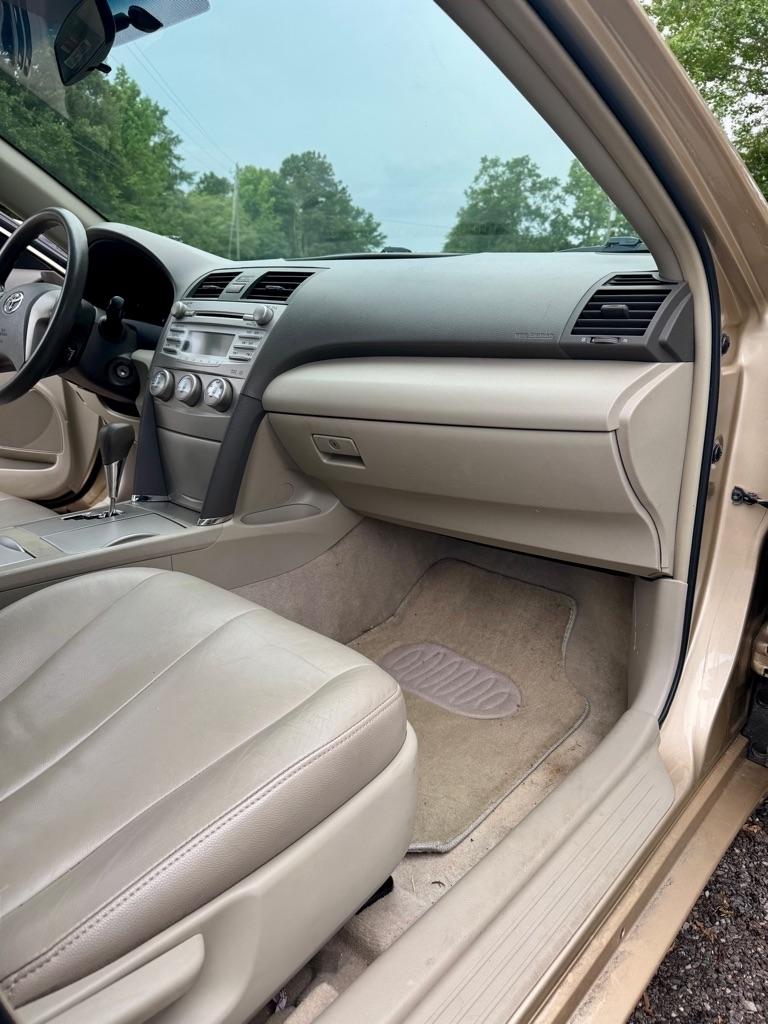 Toyota Camry 4dr Sdn I4 Man LE (Natl) 2011