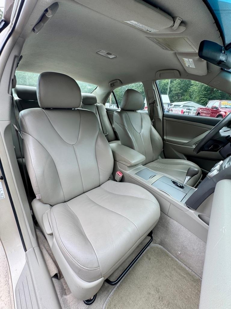 Toyota Camry 4dr Sdn I4 Man LE (Natl) 2011