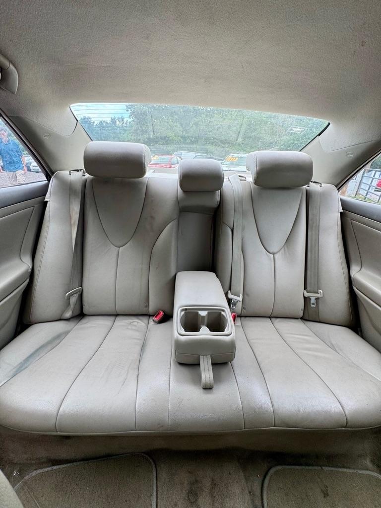 Toyota Camry 4dr Sdn I4 Man LE (Natl) 2011
