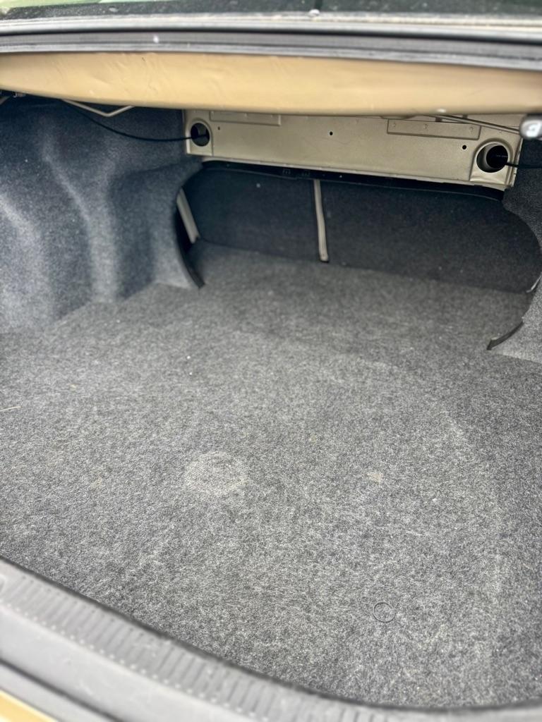Toyota Camry 4dr Sdn I4 Man LE (Natl) 2011