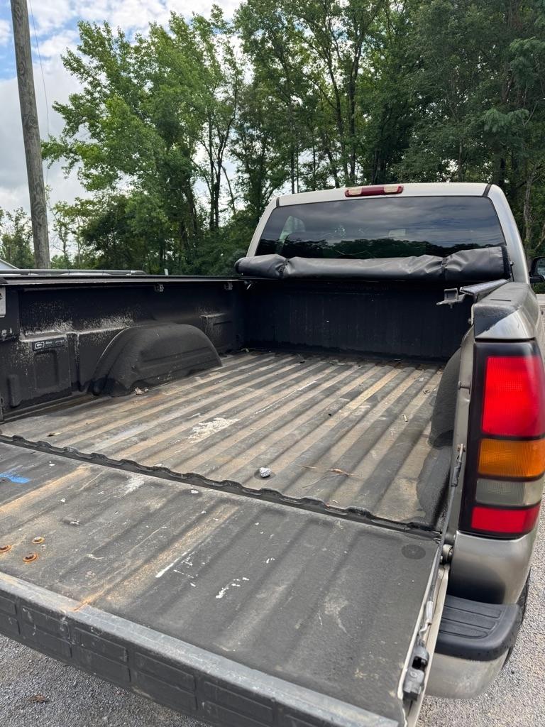 Chevrolet Silverado 1500 Reg Cab 119.0" WB 4WD LS 2003