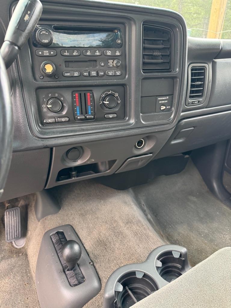 Chevrolet Silverado 1500 Reg Cab 119.0" WB 4WD LS 2003