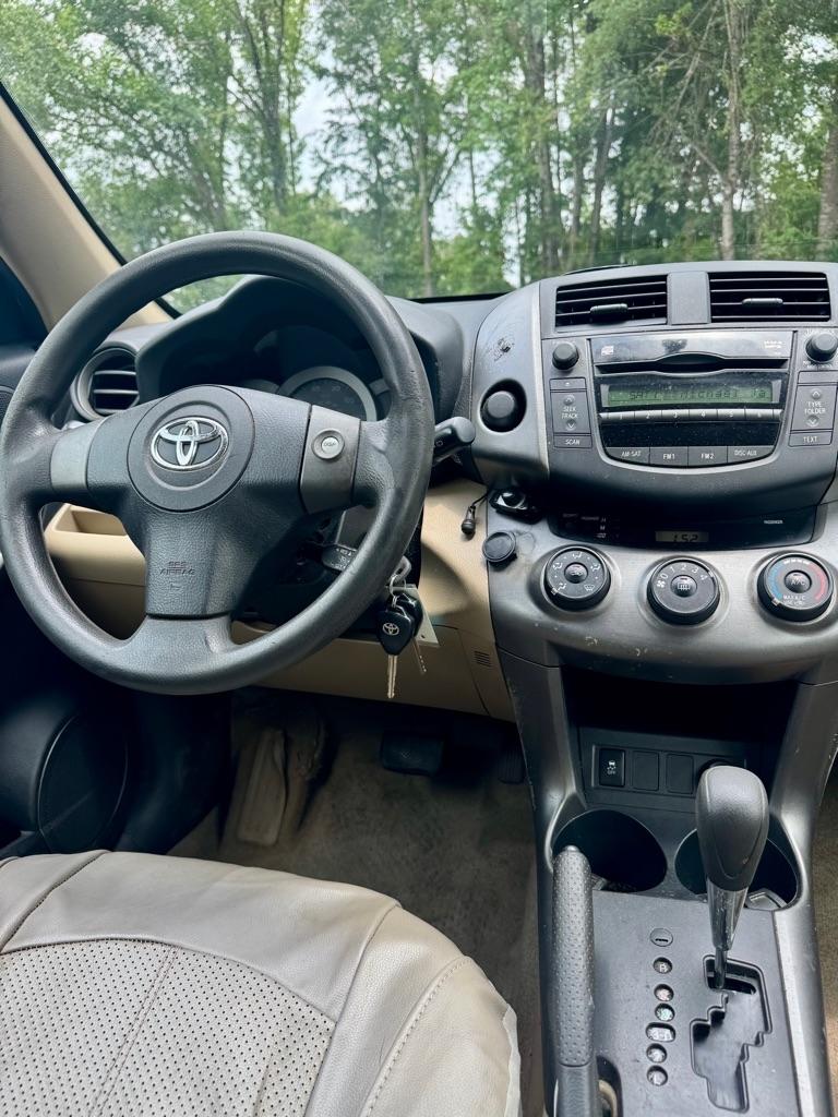 Toyota RAV4 FWD 4dr 4-cyl 4-Spd AT (Natl) 2009