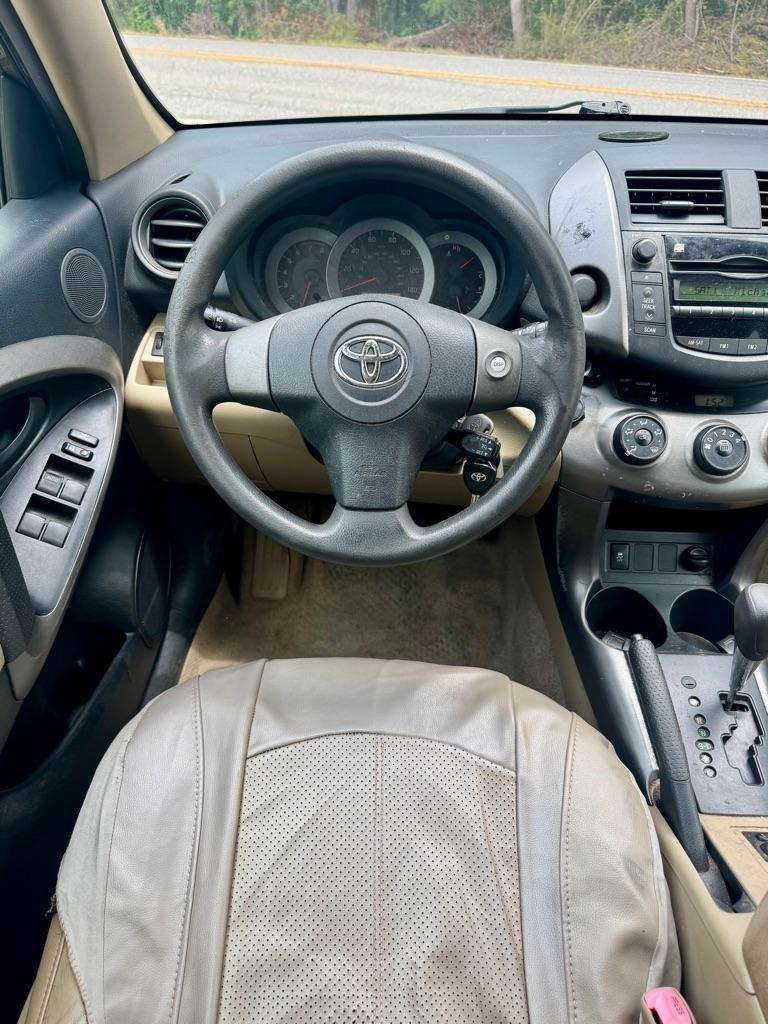 Toyota RAV4 FWD 4dr 4-cyl 4-Spd AT (Natl) 2009