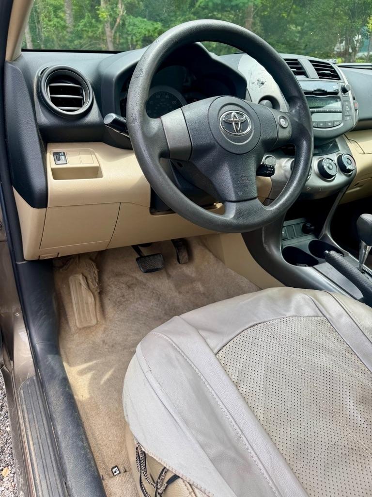 Toyota RAV4 FWD 4dr 4-cyl 4-Spd AT (Natl) 2009