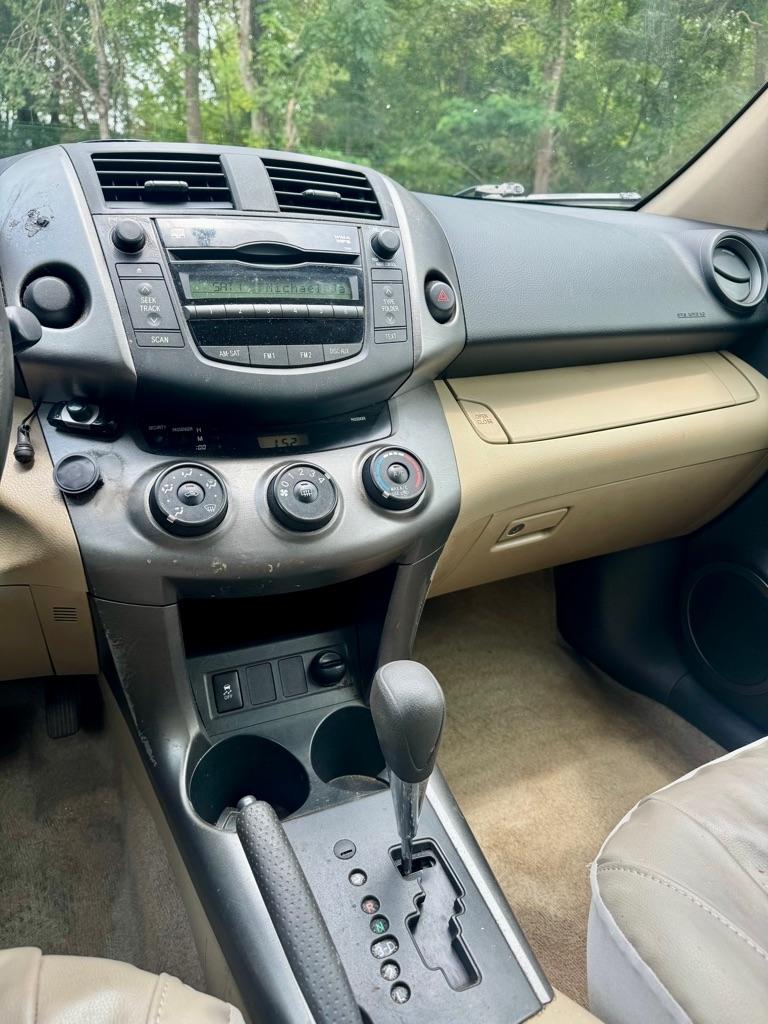 Toyota RAV4 FWD 4dr 4-cyl 4-Spd AT (Natl) 2009