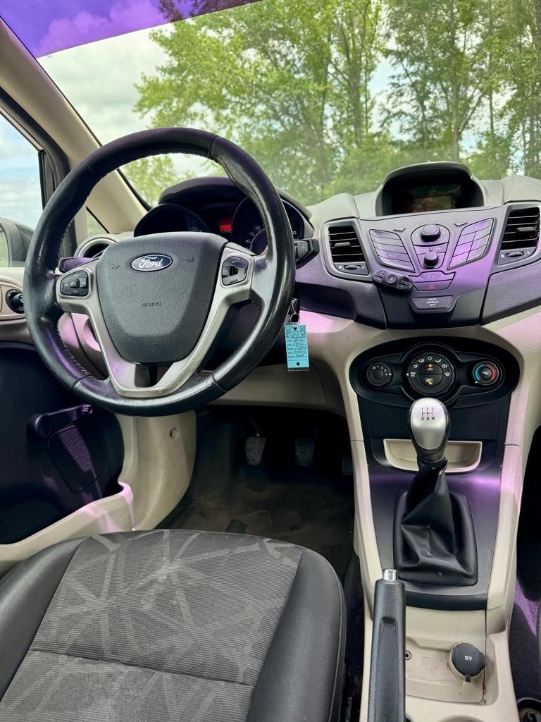 Ford Fiesta 4dr Sdn S 2013