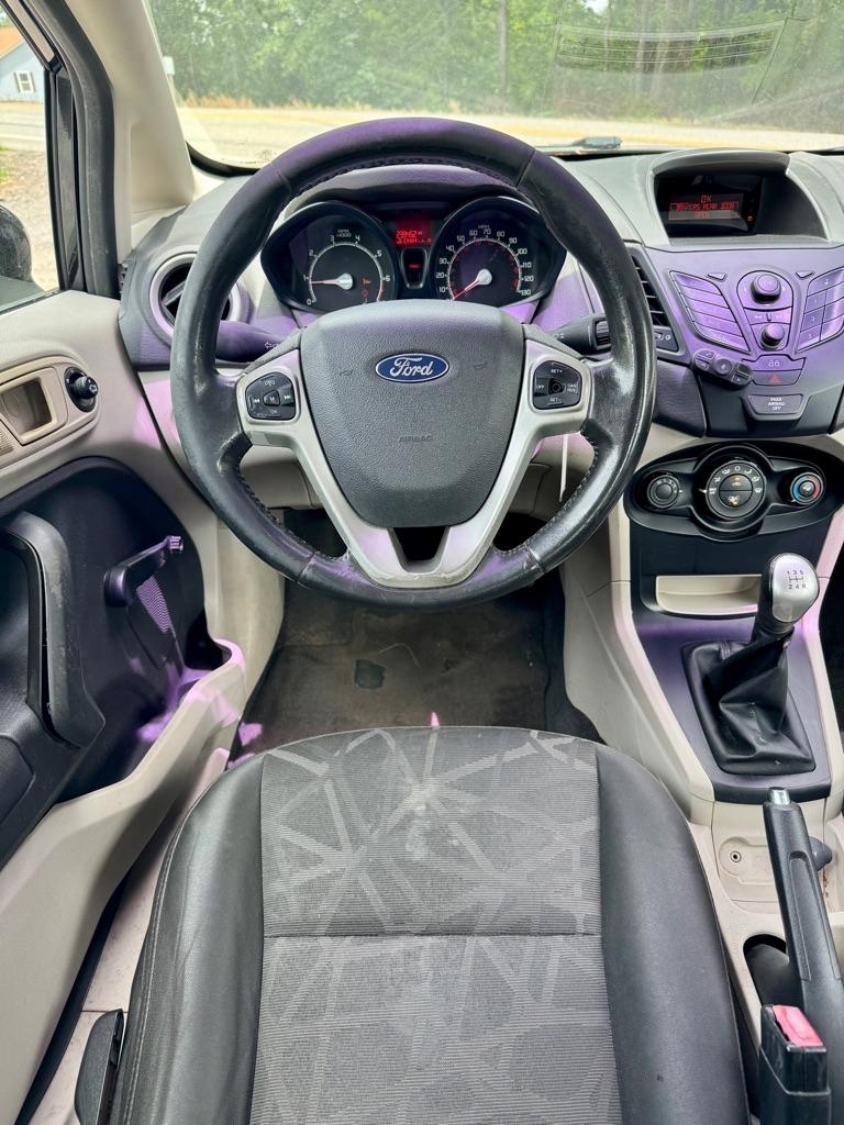 Ford Fiesta 4dr Sdn S 2013