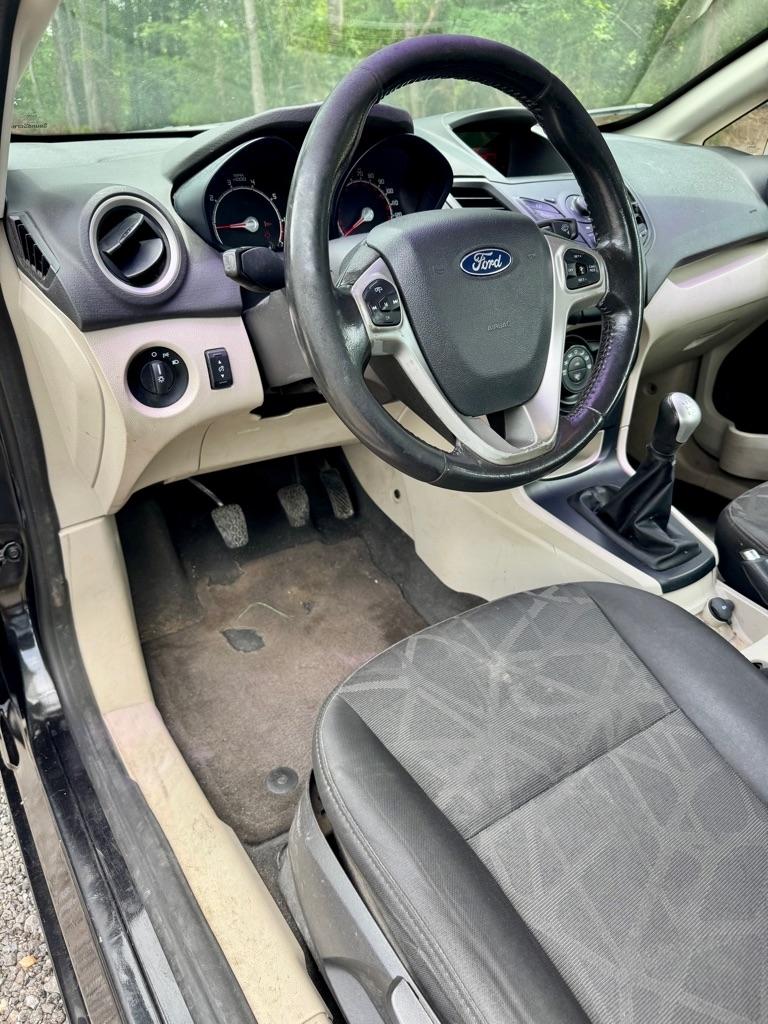 Ford Fiesta 4dr Sdn S 2013