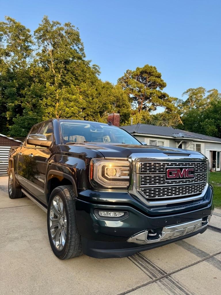 GMC Sierra 1500 4WD Crew Cab 143.5" Denali 2017