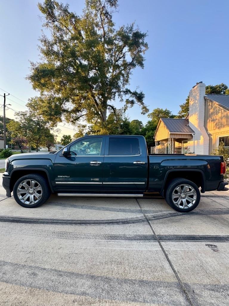 GMC Sierra 1500 4WD Crew Cab 143.5" Denali 2017