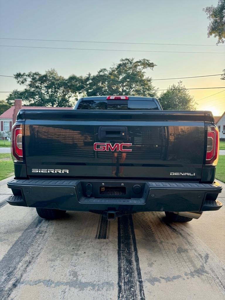 GMC Sierra 1500 4WD Crew Cab 143.5" Denali 2017
