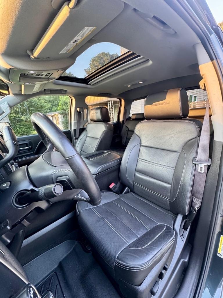 GMC Sierra 1500 4WD Crew Cab 143.5" Denali 2017