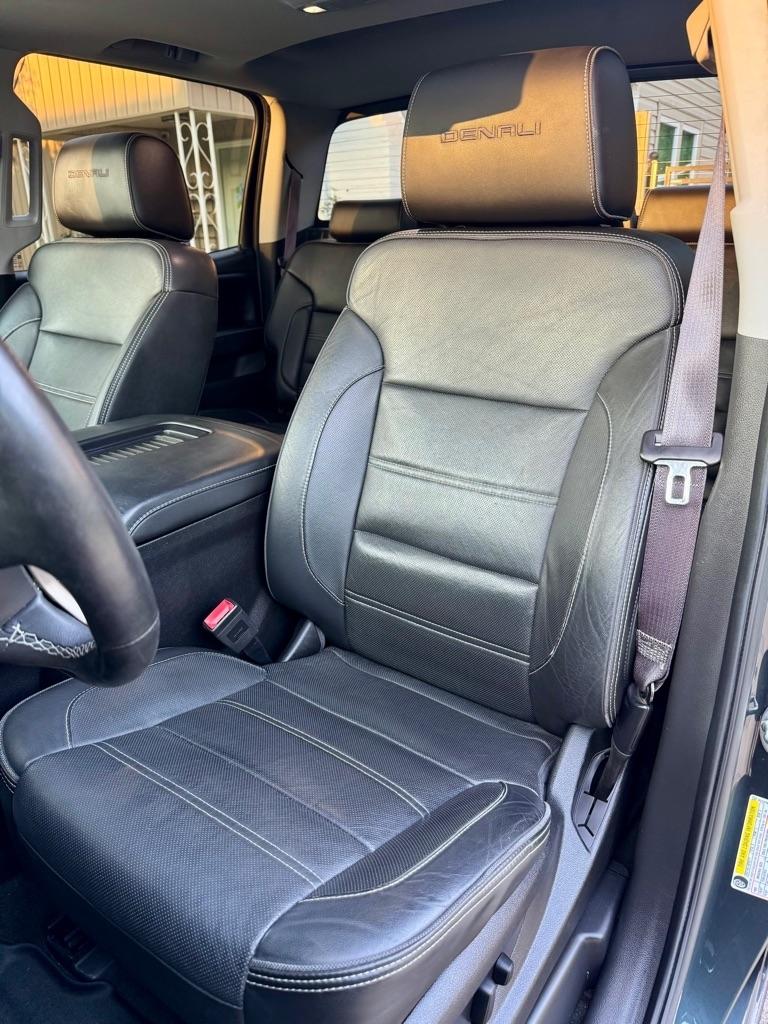 GMC Sierra 1500 4WD Crew Cab 143.5" Denali 2017